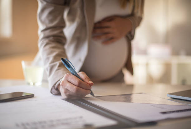 Une salariée enceinte adhérant au contrat de sécurisation professionnelle « CSP » (en cas de licenciement économique) bénéficie-t-elle également de la procédure spécifique en cas de licenciement d’une femme enceinte ?