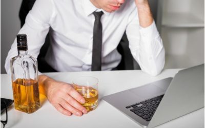 Quelles sont les conséquences du refus d’un salarié de se soumettre à un dépistage d’alcool ou de drogue sur son lieu de travail ?