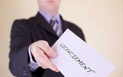 La remise de la lettre de convocation à entretien préalable au licenciement en mains propres sans décharge de la part du salarié est-elle valable ? 