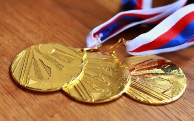 La prime versée à l’occasion de la remise de la médaille du travail est-elle soumise à cotisations ?
